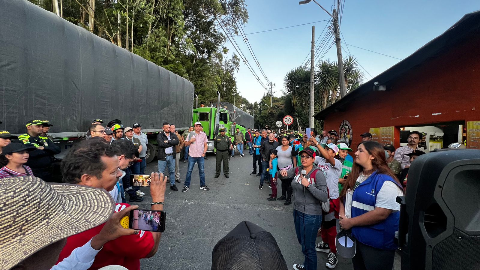 Bloqueos en la antigua Vía al Mar