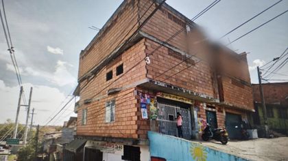 Dos de las víctimas son una pareja de esposos. Las autoridades investigan este hecho criminal.