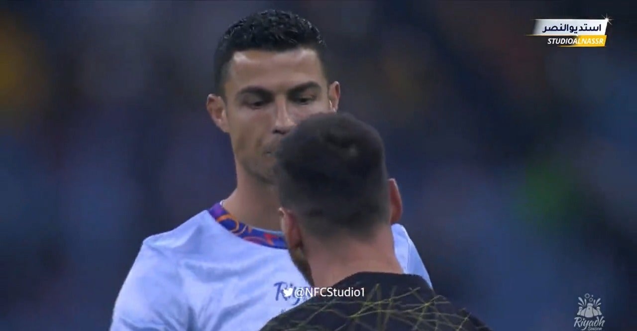 Saludo de Cristiano y Messi en Arabia