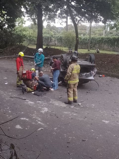 [Video] Accidente de tránsito dejó tres personas heridas en Medellín