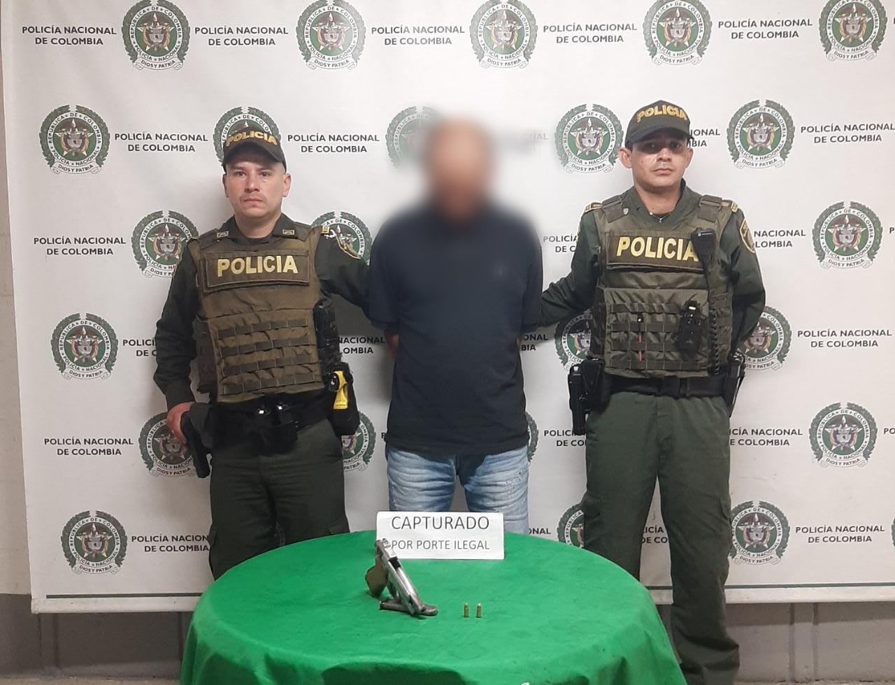 Lo agarraron robando a los pasajeros de un transporte de servicio público en Medellín