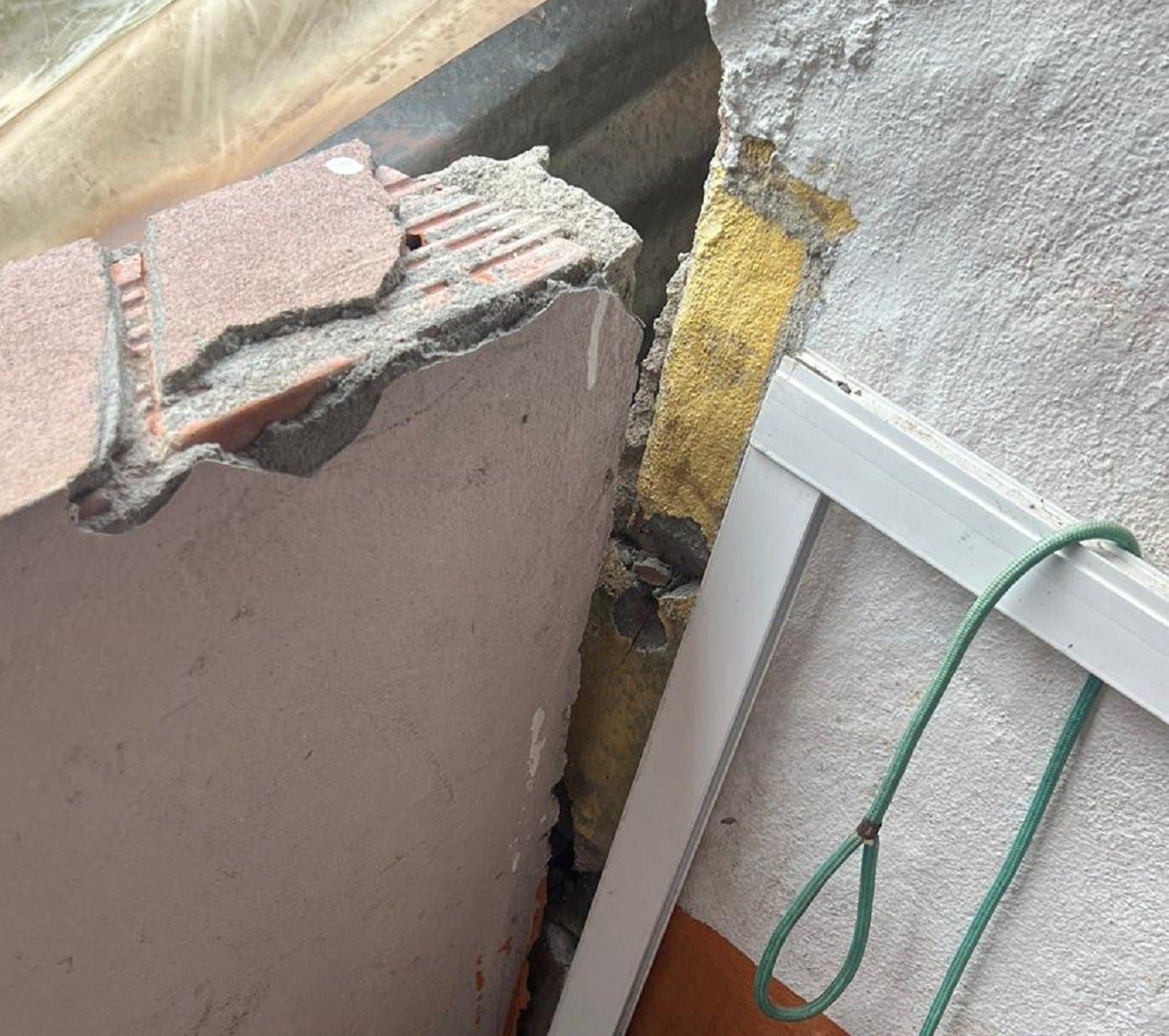 Grietas en Cocorná, Antioquia