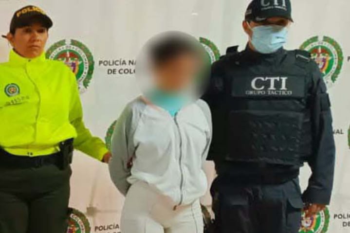 Voluptuosa mujer contactada por Tinder por turista vietnamita le hurtó $46 millones en Medellín
