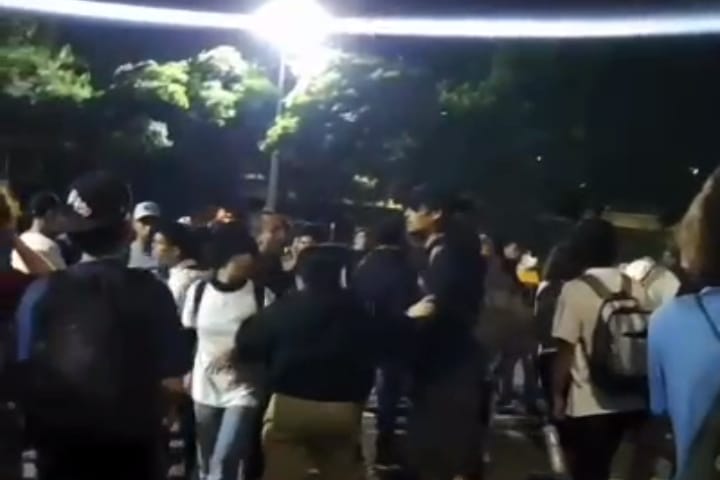 Joven herido por manipulación de un explosivo en Medellín permanece hospitalizado