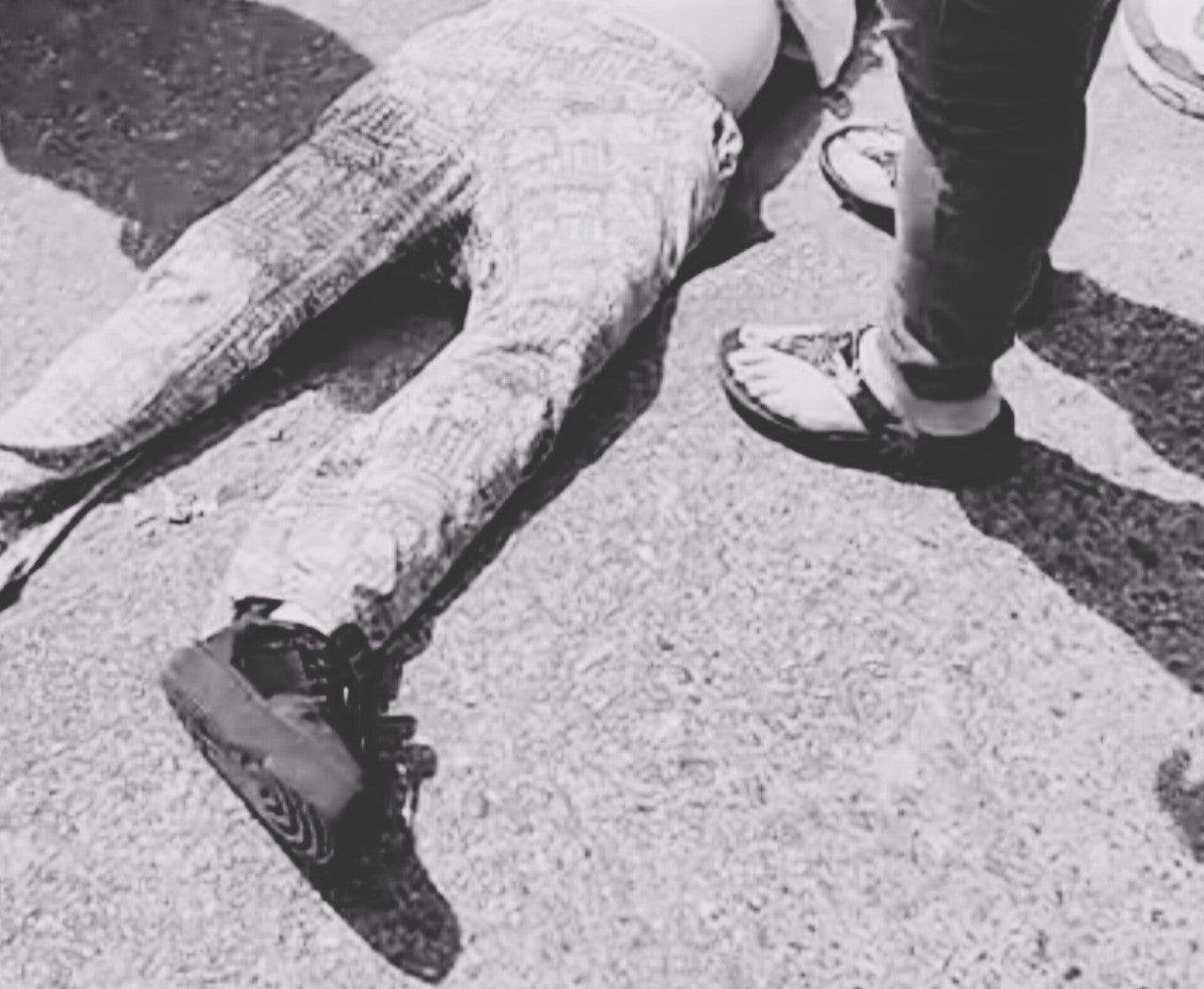 En medio de un persecución habitante de calle tomó de rehén a una mujer y la asesinó en Bello