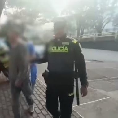 Capturaron a delincuentes que robaban a pasajeros de un bus en Sabaneta