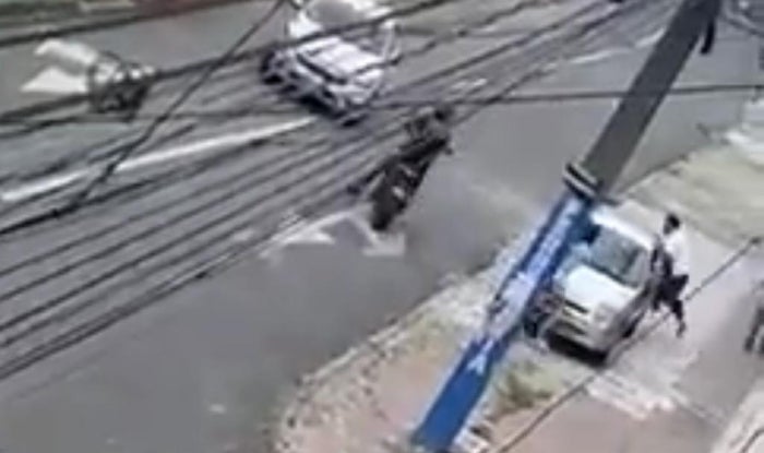 [Video] delincuentes persiguen a su víctima para dispararle en el municipio de Bello