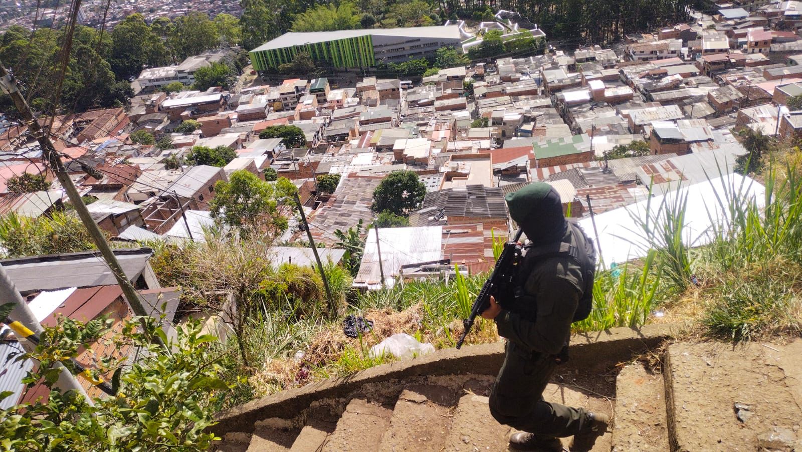 La policía se metió a las plazas de vicio en el barrio Manrique de Medellín