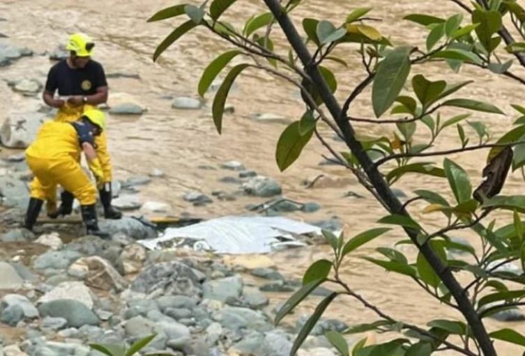 Referencia de un cadáver en el río Medellín