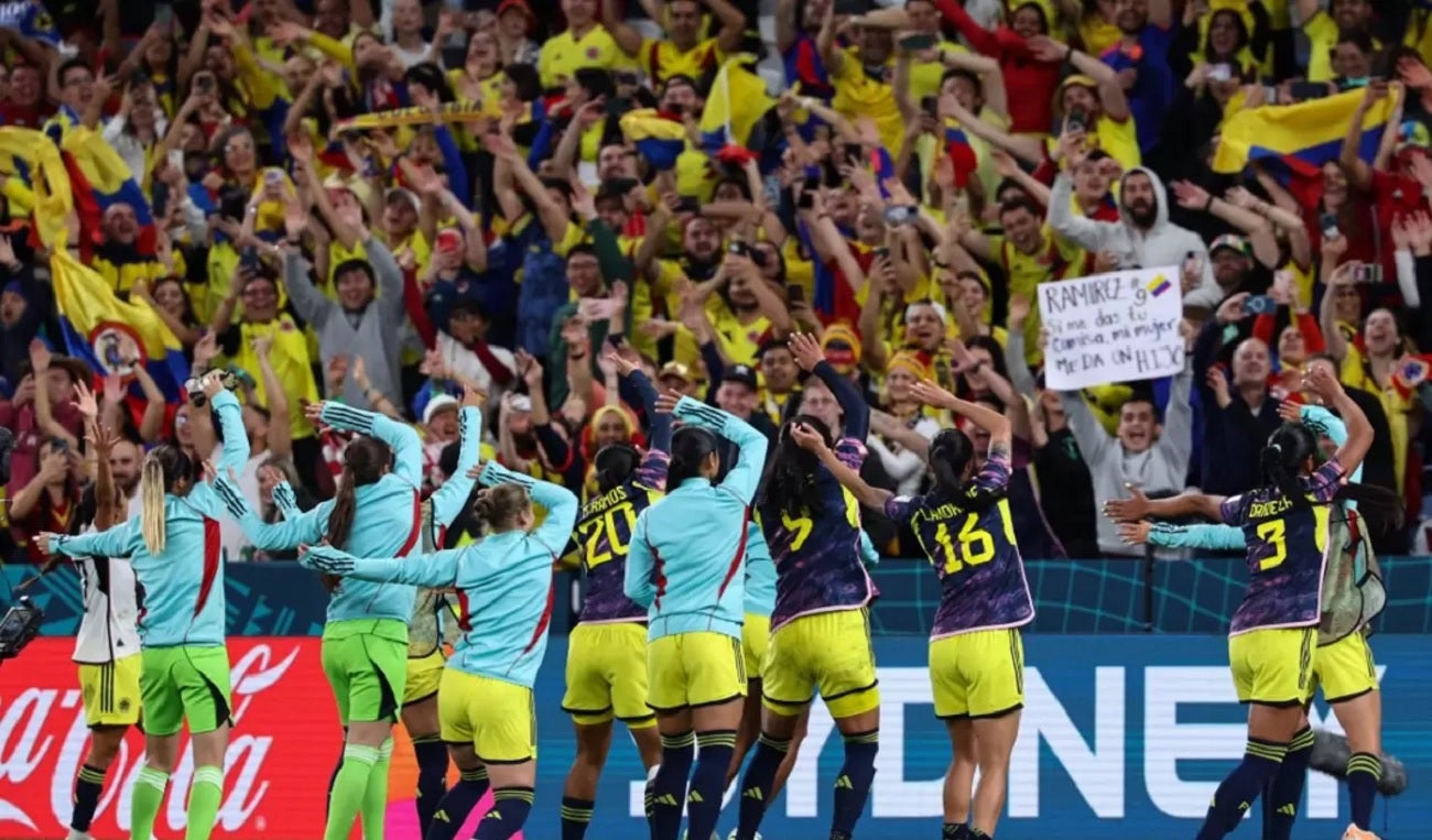 Hinchas de la Selección Colombia en el mundial femenino.