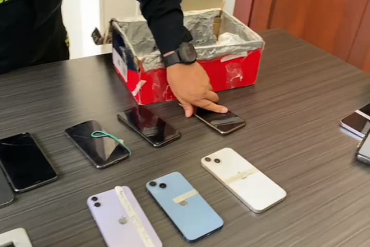 Descubrieron caleta de 35 celulares robados a turistas en Medellín