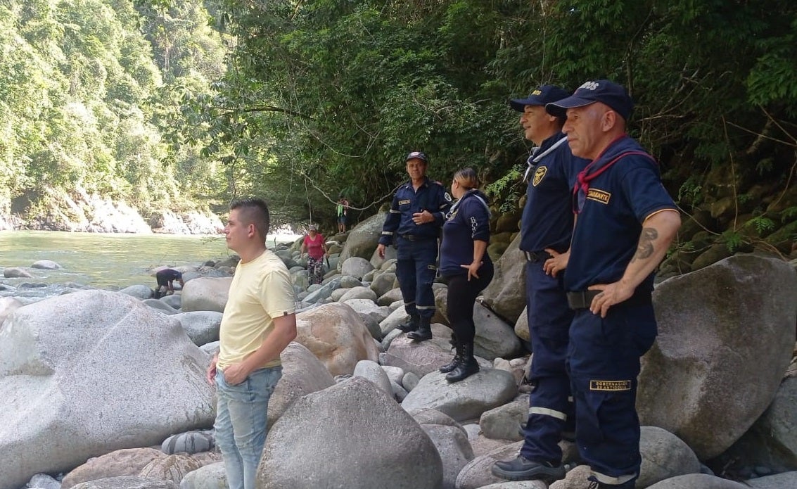 Rescate de turista en el río Samaná, San Luis