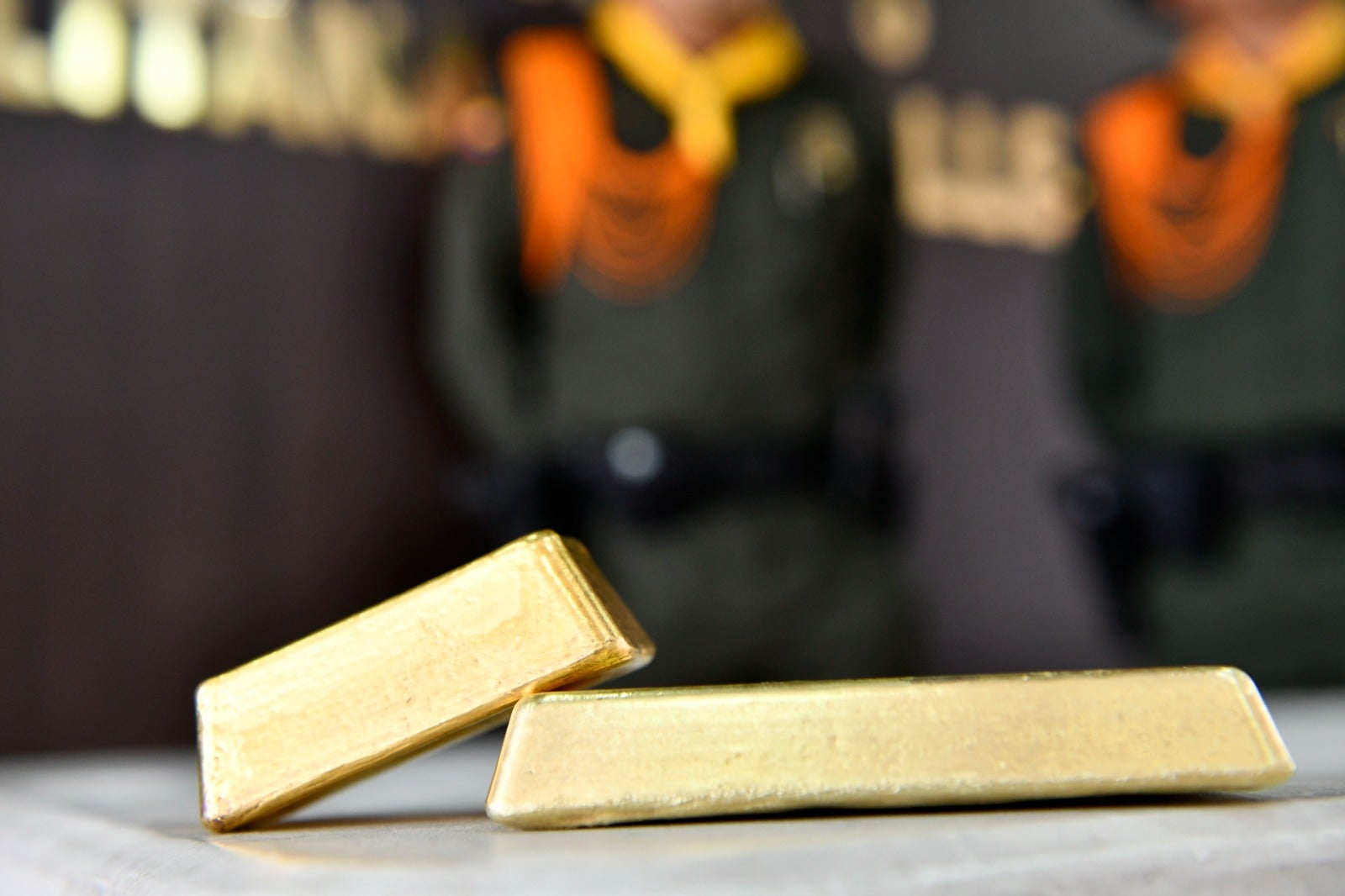 Dentro de un bus que llegó a la terminal de Medellín encontraron 2 lingotes de oro avaluados en más de $600 millones