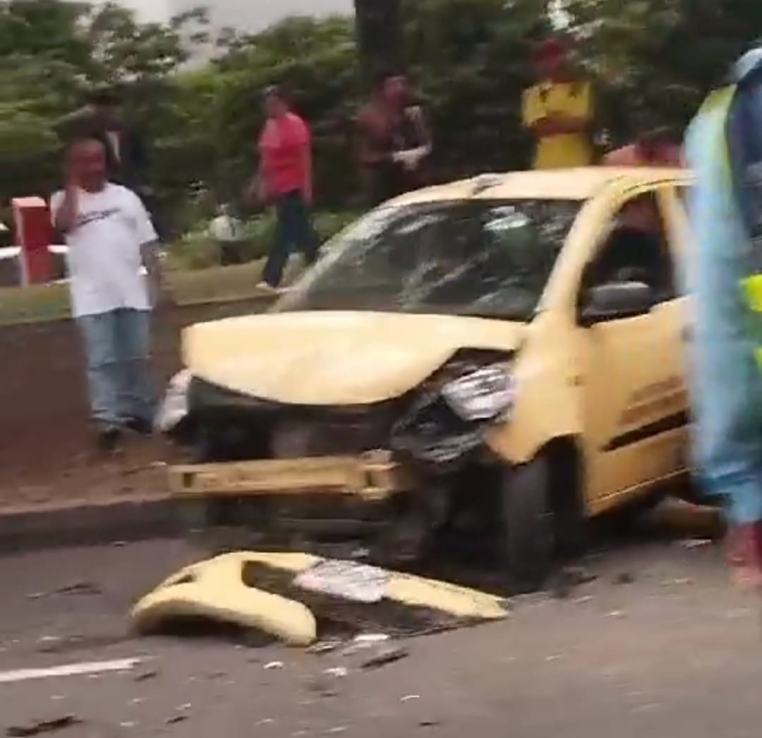Múltiple choque en el puente San Juan dejó millonarios daños