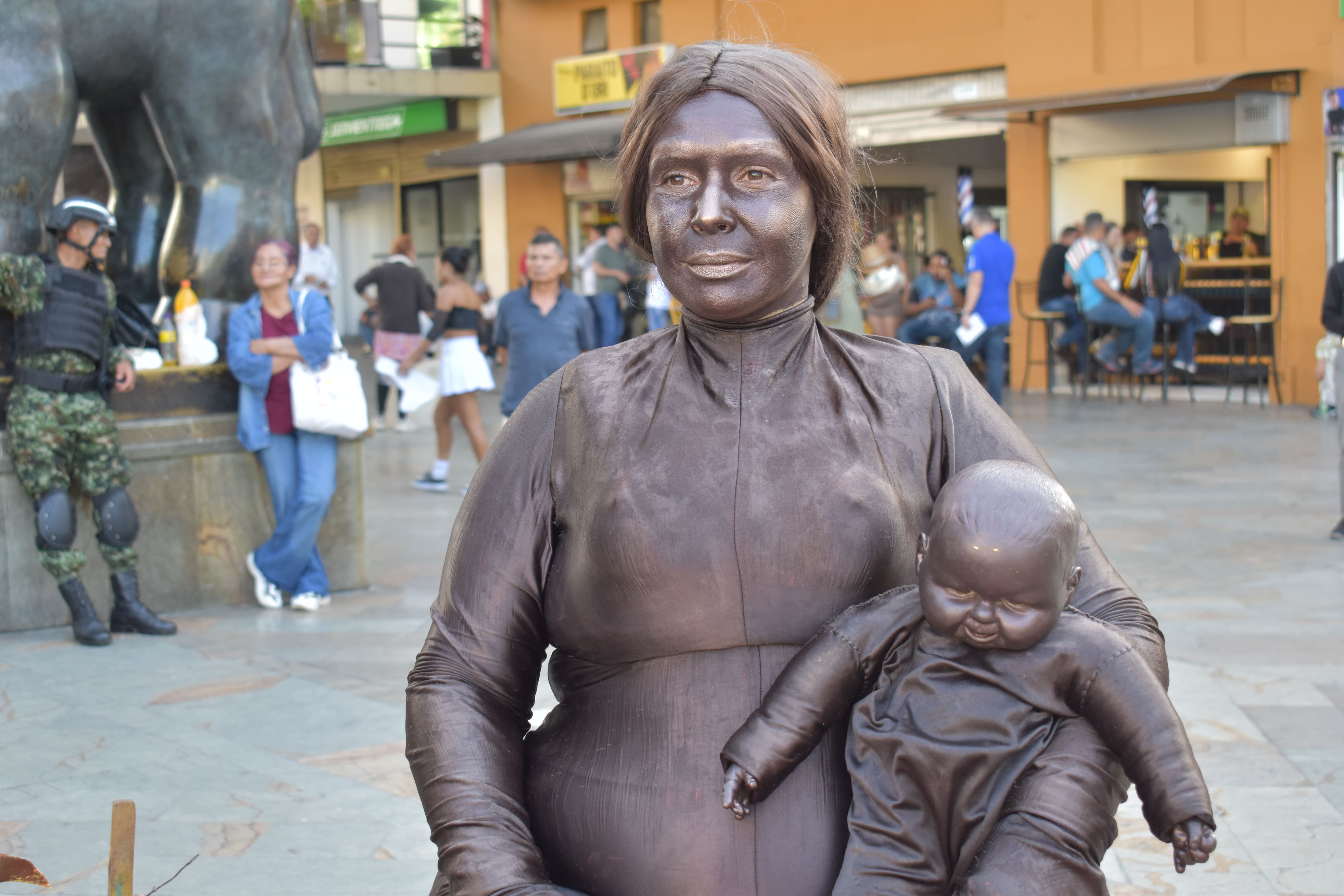En la imagen Mireya Terán haciendo "La Maternidad" de Botero. Foto: Sara Marín.