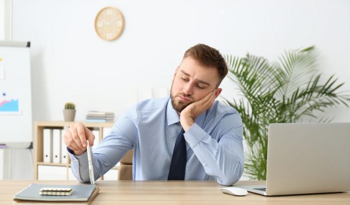 Faltar al trabajo podría acarrear sanciones económicas: Código Sustantivo del Trabajo