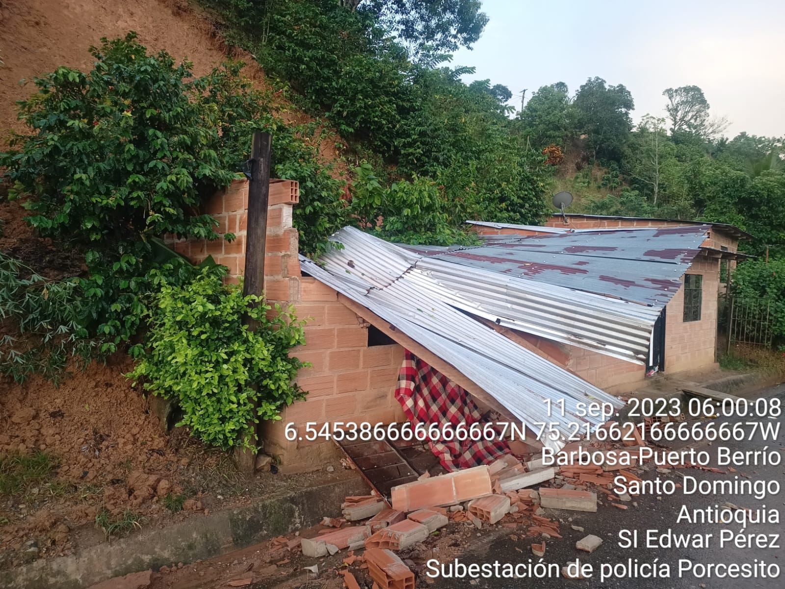 Se desplomó una casa y tres personas murieron en Santo Domingo, Antioquia