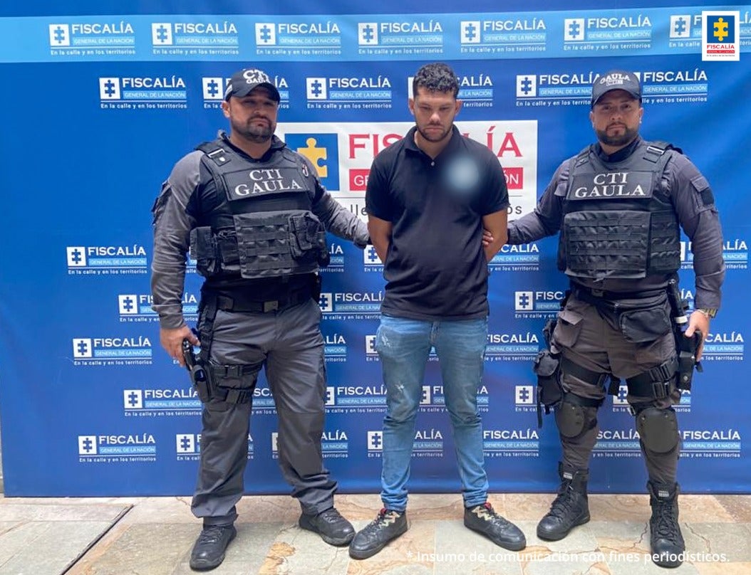 [FOTOS] Para recolectar pruebas exhumaron el cuerpo de una mujer sordomuda en zona montañosa de Medellín