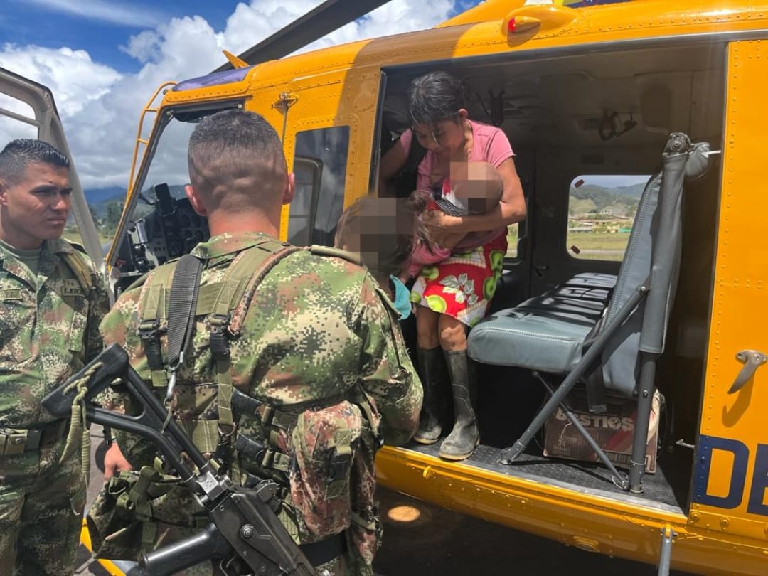 Mujer y sus hijas fueron trasladadas en helicóptero desde Urrao hasta Medellín con síntomas de Malaria