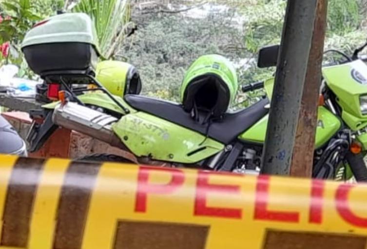 Dejan cadáver enmaletado en un vehículo durante la elección en Medellín