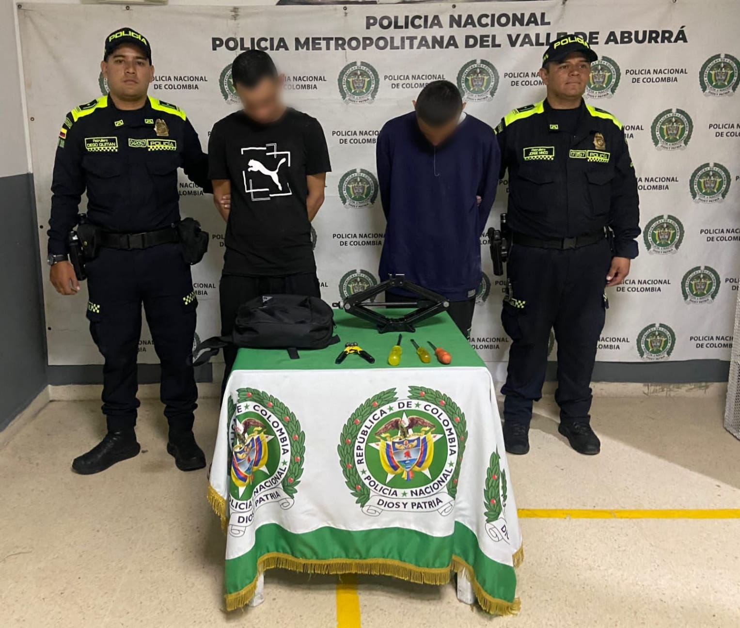 En medio de una persecución por tejados en Laureles capturaron a dos sujetos que hurtaron dos viviendas