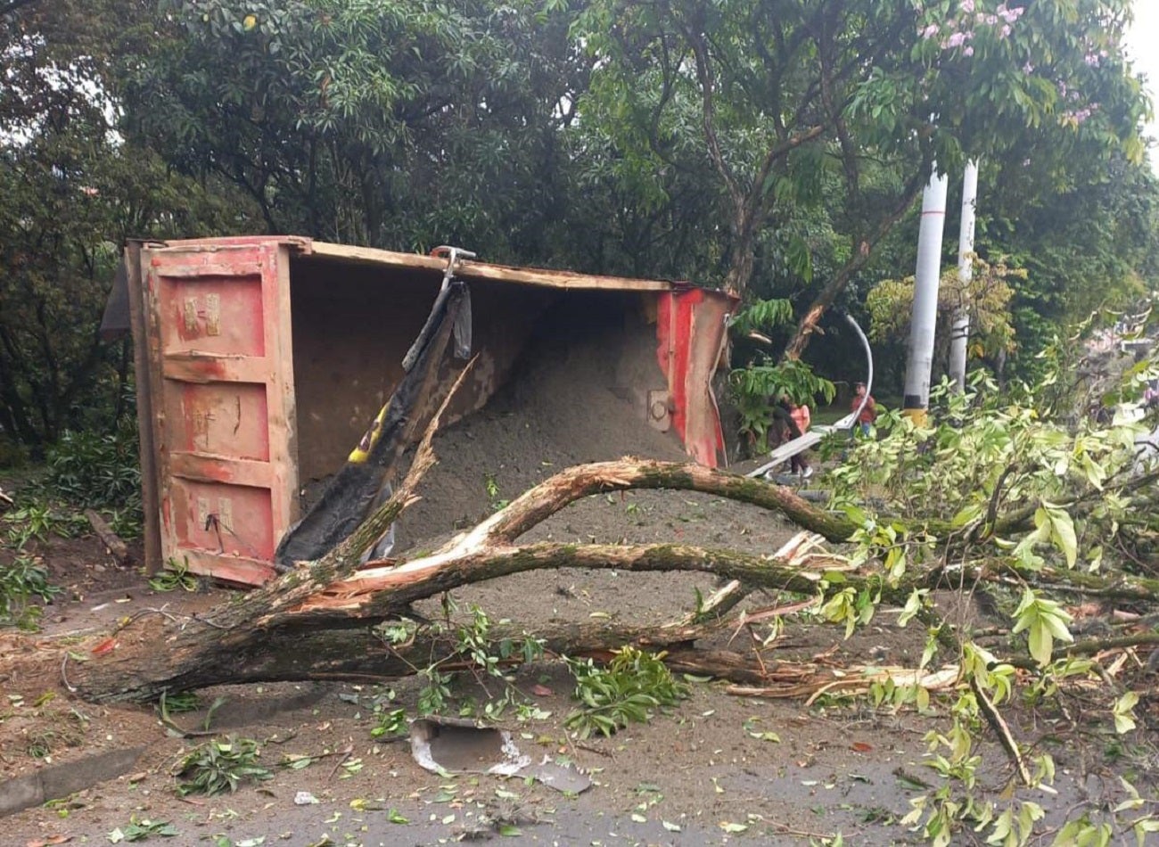 Accidente de volqueta en Medellín