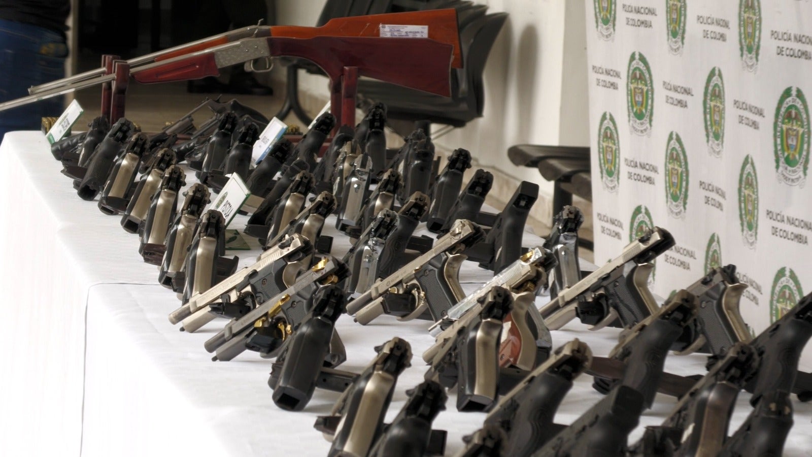 Policía destruyó 107 armas de letalidad reducida que habían sido incautadas: Así golpea a bandas delincuenciales en Antioquia