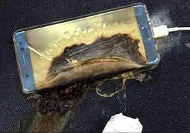 Murió tras explosión de un dispositivo electrónico que cargaba cerca a su cama