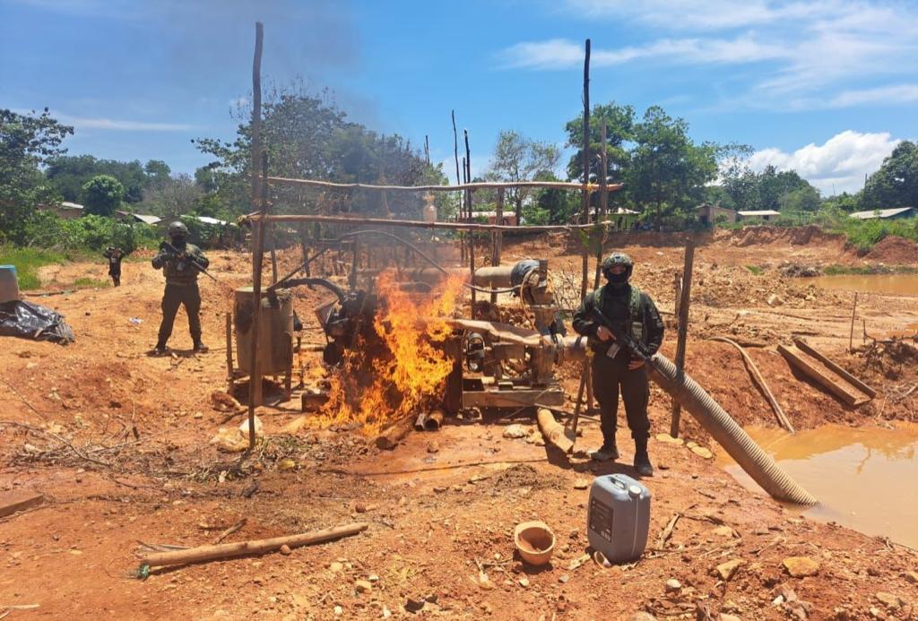 Autoridades destruyeron maquinaria utilizada para la explotación de yacimientos mineros en el Bajo Cauca antioqueño