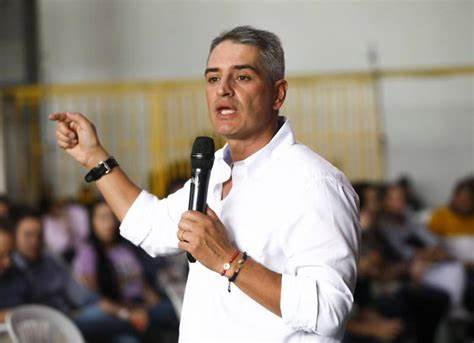 Fleteros le dispararon a uno de los escoltas del candidato a la Gobernación de Antioquia, Andrés Julián Rendón