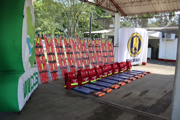 Entrega de kits de primeros auxilios en el Urabá antioqueño