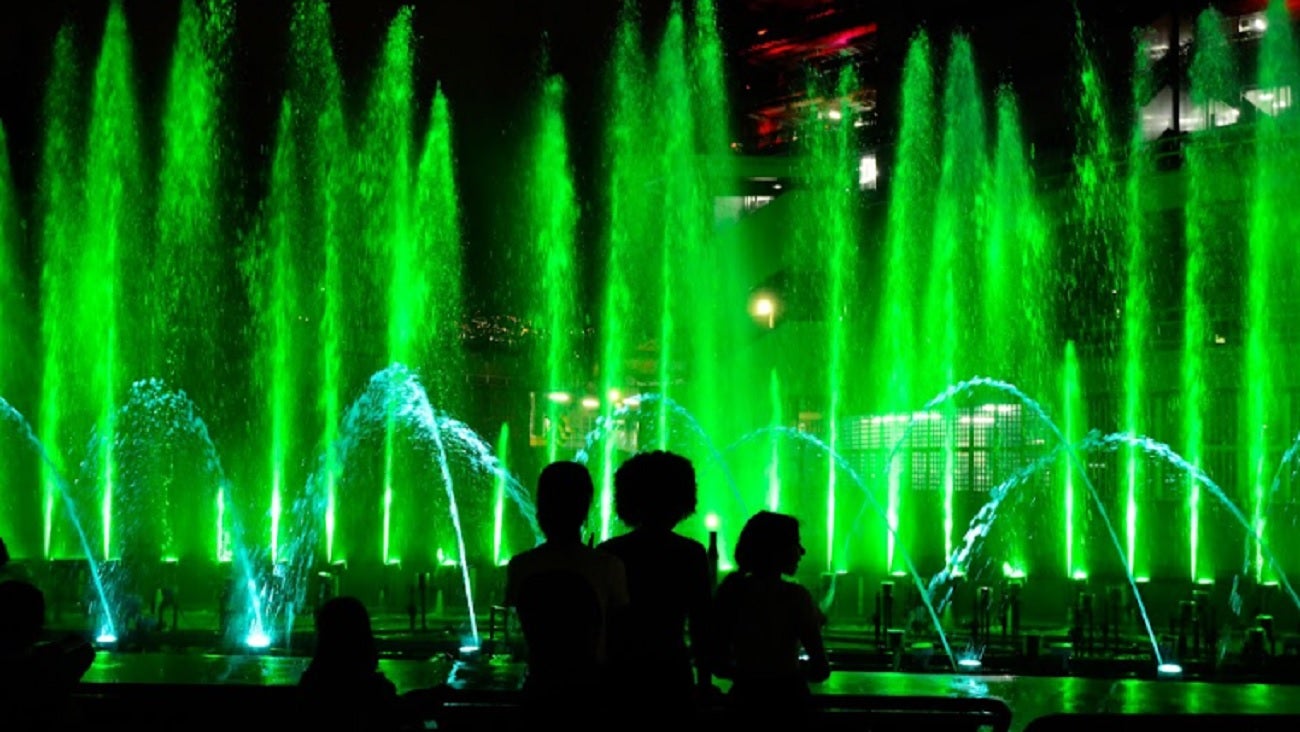 Espectáculo en la fuente La Vida en Medellín