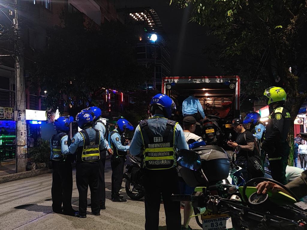 Esta semana fueron sancionados 216 conductores por invasión al carril exclusivo de Metroplús en la 45