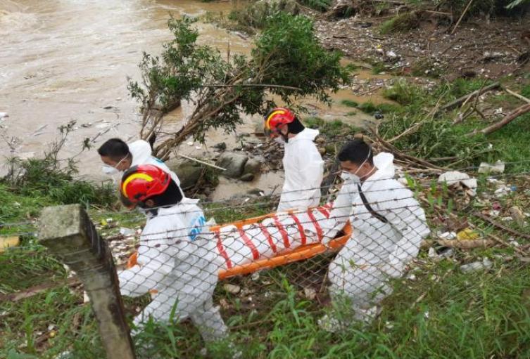 Cuerpo en el rio Medellín