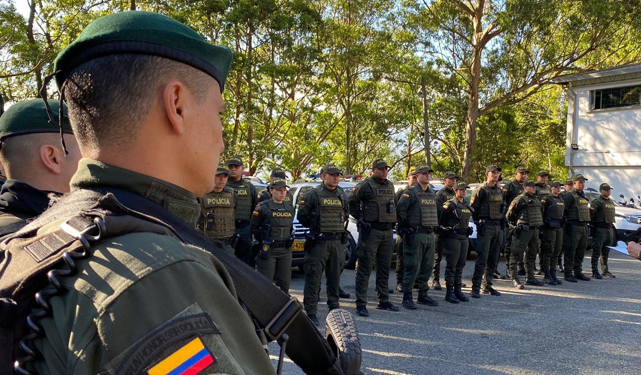 Policías en Medellín