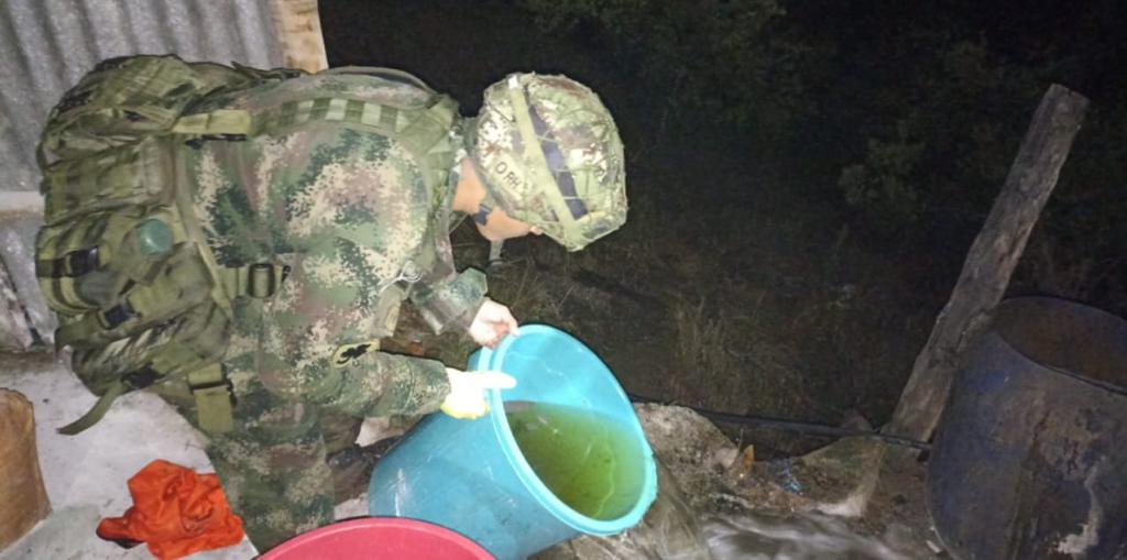 [FOTOS] Ejército destruyó un gigantesco laboratorio de base de coca en Tarazá