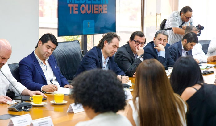 Alcalde de Medellín reunido con la bancada antioqueña