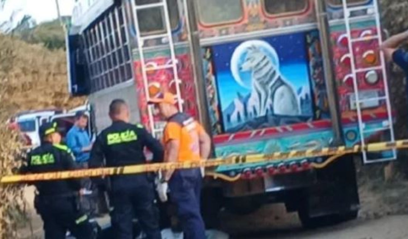 Mujer perdió la vida en trágico accidente con un vehículo escalera en San Vicente Ferrer