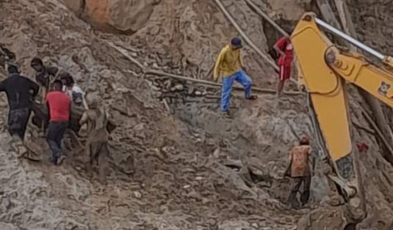 Alud de tierra sepultó a tres mineros en Zaragoza, Antioquia. Uno de ellos falleció