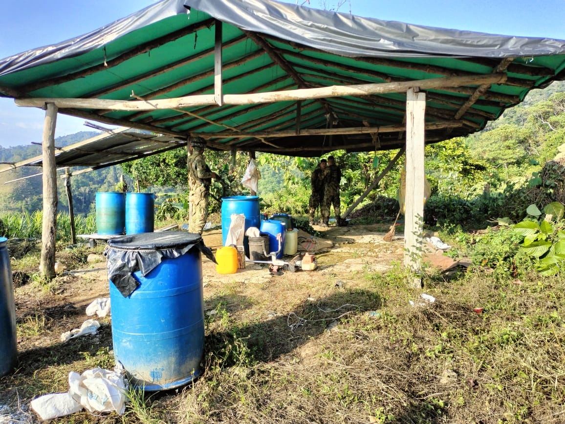 Golpe al Clan del Golfo: Destruyen gigantescos laboratorios de base de coca en Antioquia