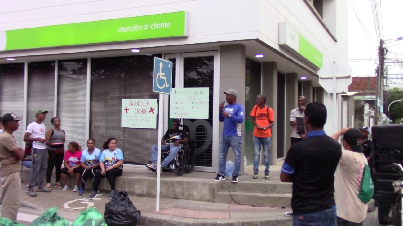 Manifestación ciudadana en la sede de EPM ubicada en el Distrito de Turbo.