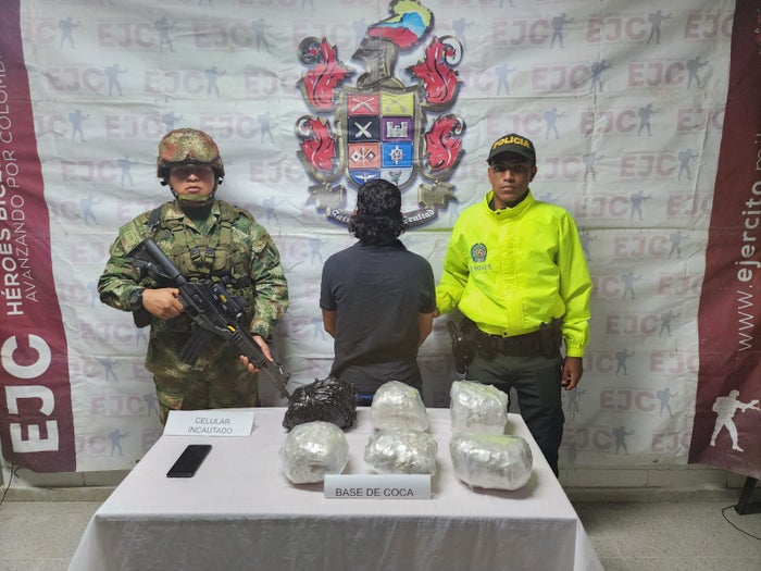 En Tarazá, Ejército y Policía capturaron a un sujeto con seis kilogramos de base de coca. Tendría nexos con el Clan del Golfo