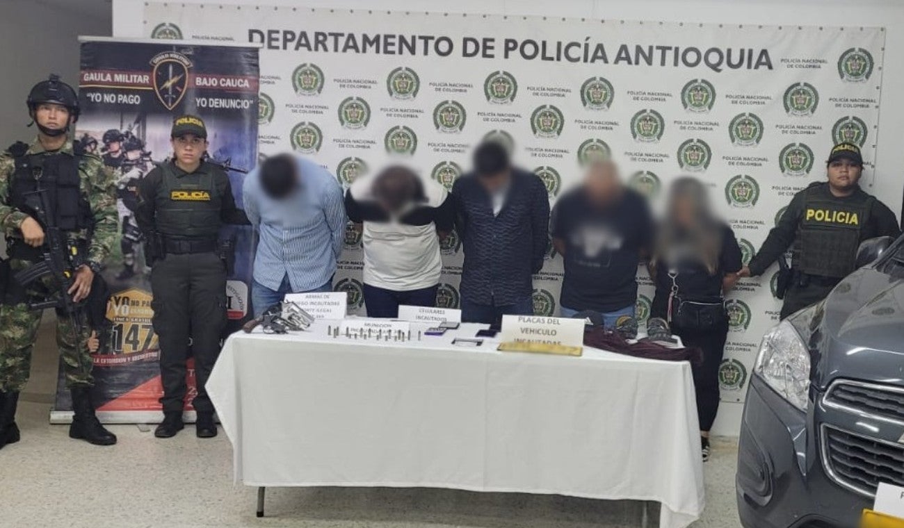 Vehículo con placas adulteras y con armas en su interior fue interceptado en Caucasia