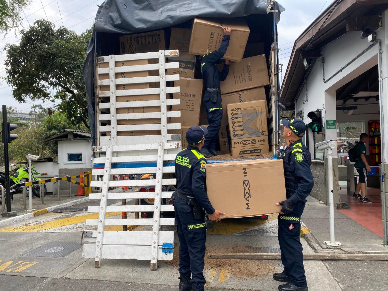 Ladrones intentaron robar $200 millones en elementos tecnológicos en El Poblado