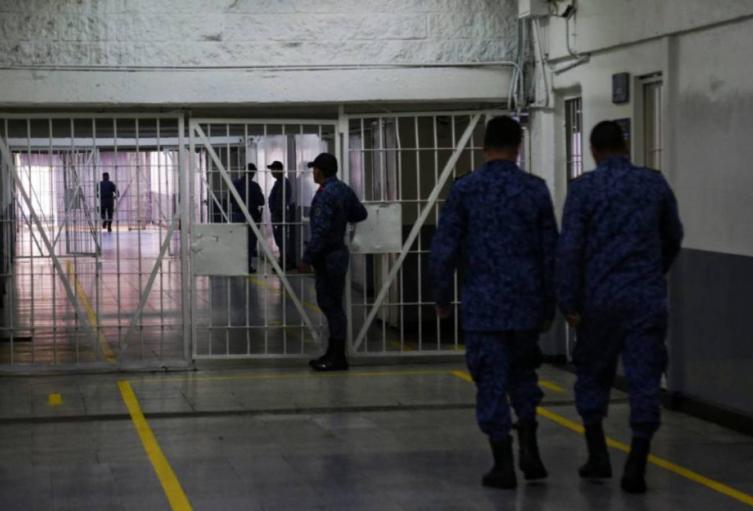 Familia denuncia negligencia tras muerte de un hombre en estación de policía de Medellín: Tardaron 12 días en informarles