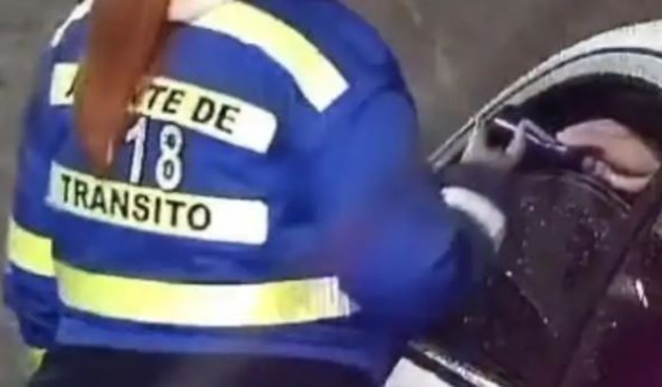 Agente de tránsito fue suspendida por presuntamente recibir un soborno en El Carmen de Viboral