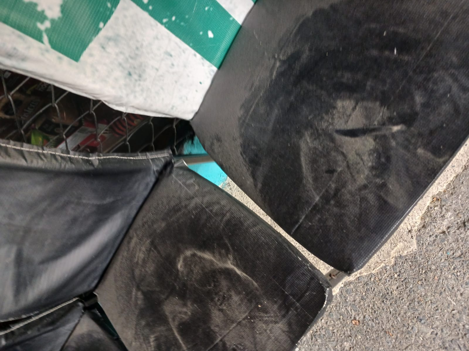 [FOTOS] Habitantes de Robledo El Diamante dicen que ya hay más polvo en sus pulmones que en la cancha de arenilla