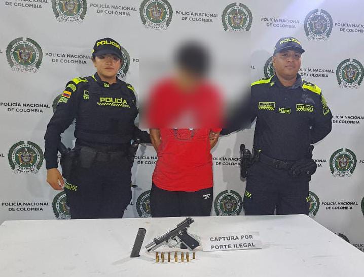Este hombre fue detenido cuando en pleno velorio tenía un arma de fuego