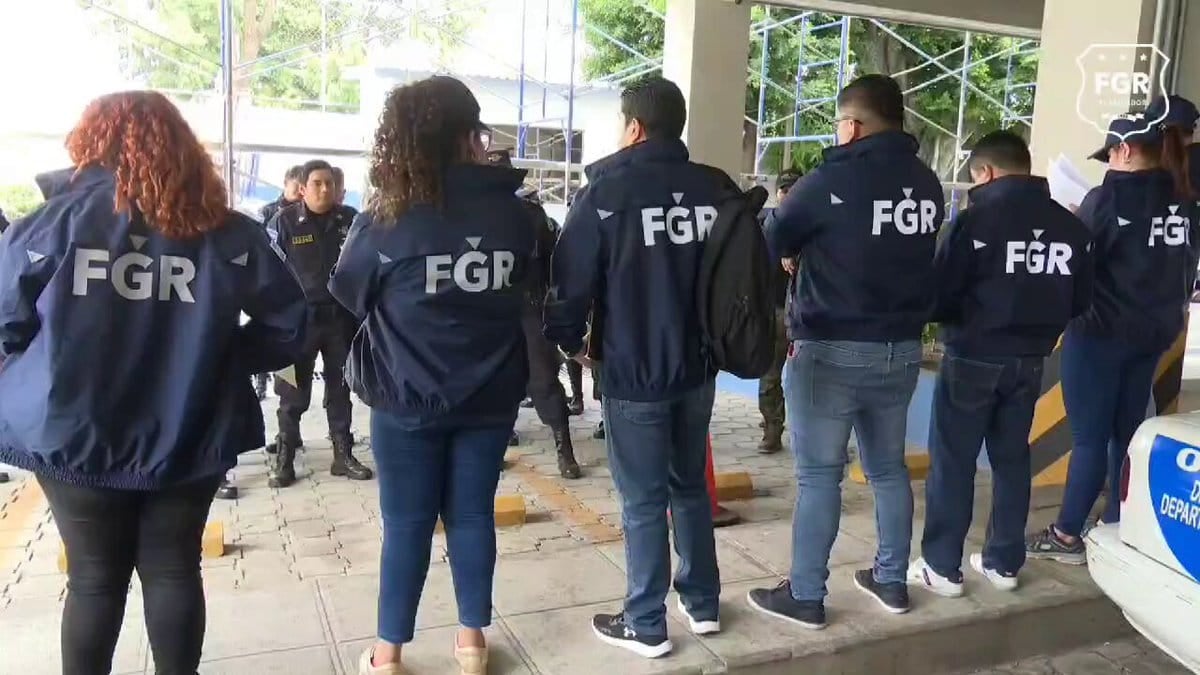 Colombianos capturados en El Salvador