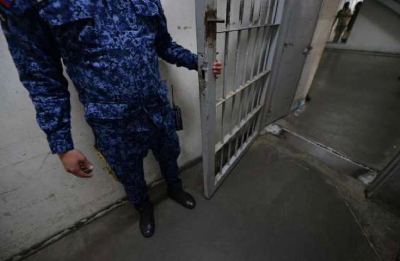 Los funcionarios llamaron la atención de las autoridades para pedir protección.